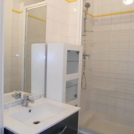 Apartment Au 303 *